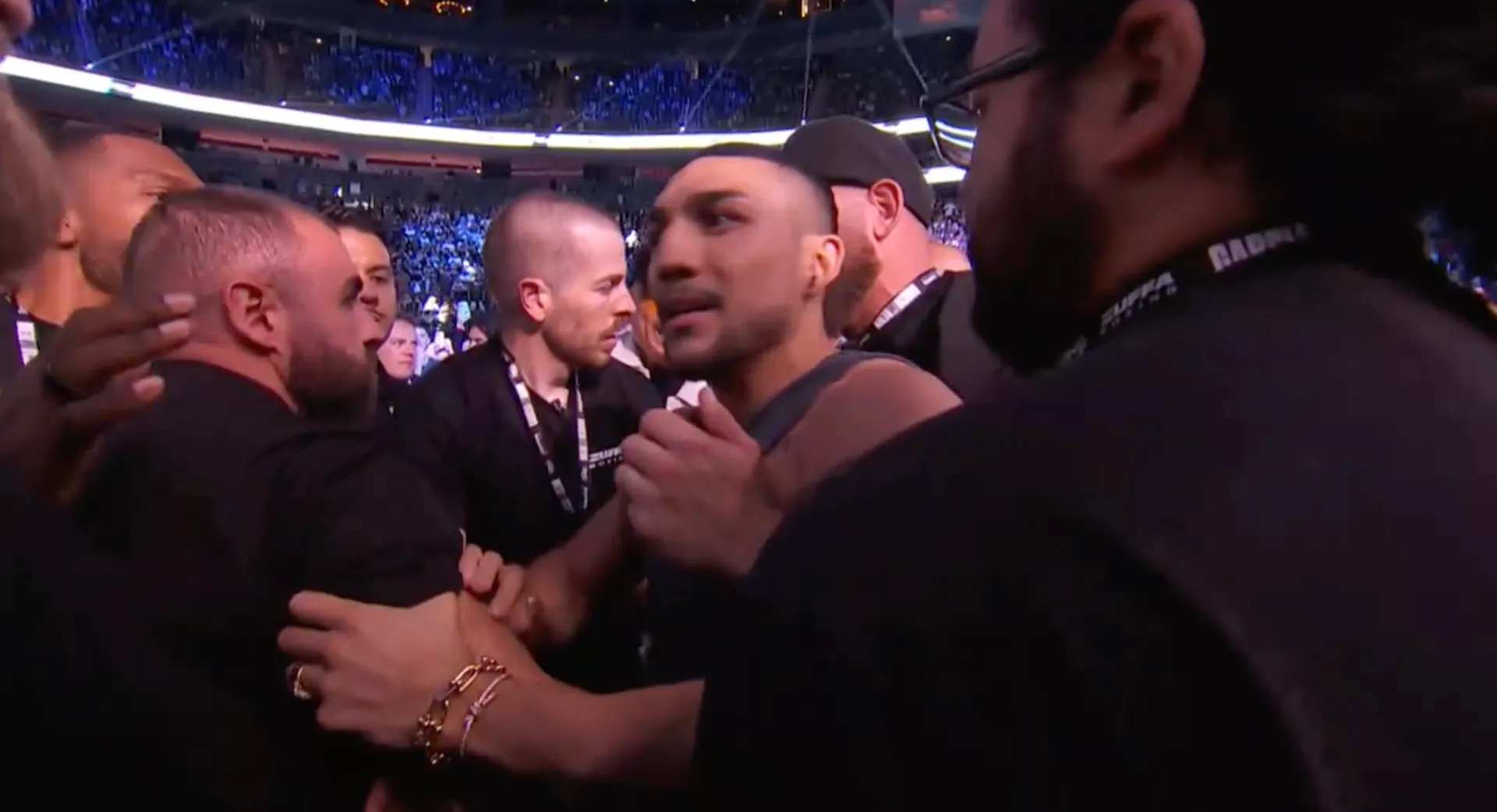 teofimo lopez cerca di salire Benn Garcia